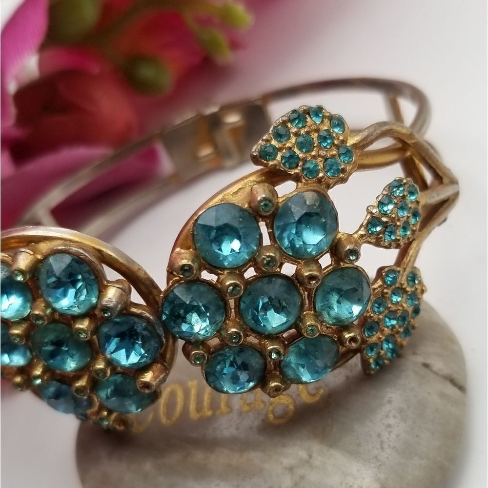 Peacock sapphire blue cottagecore hinge bracelet. B314